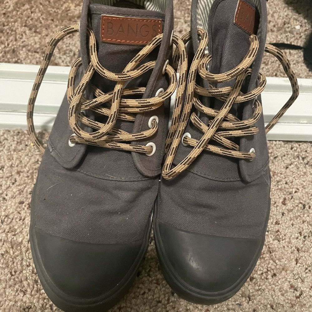 Bangs sneakers